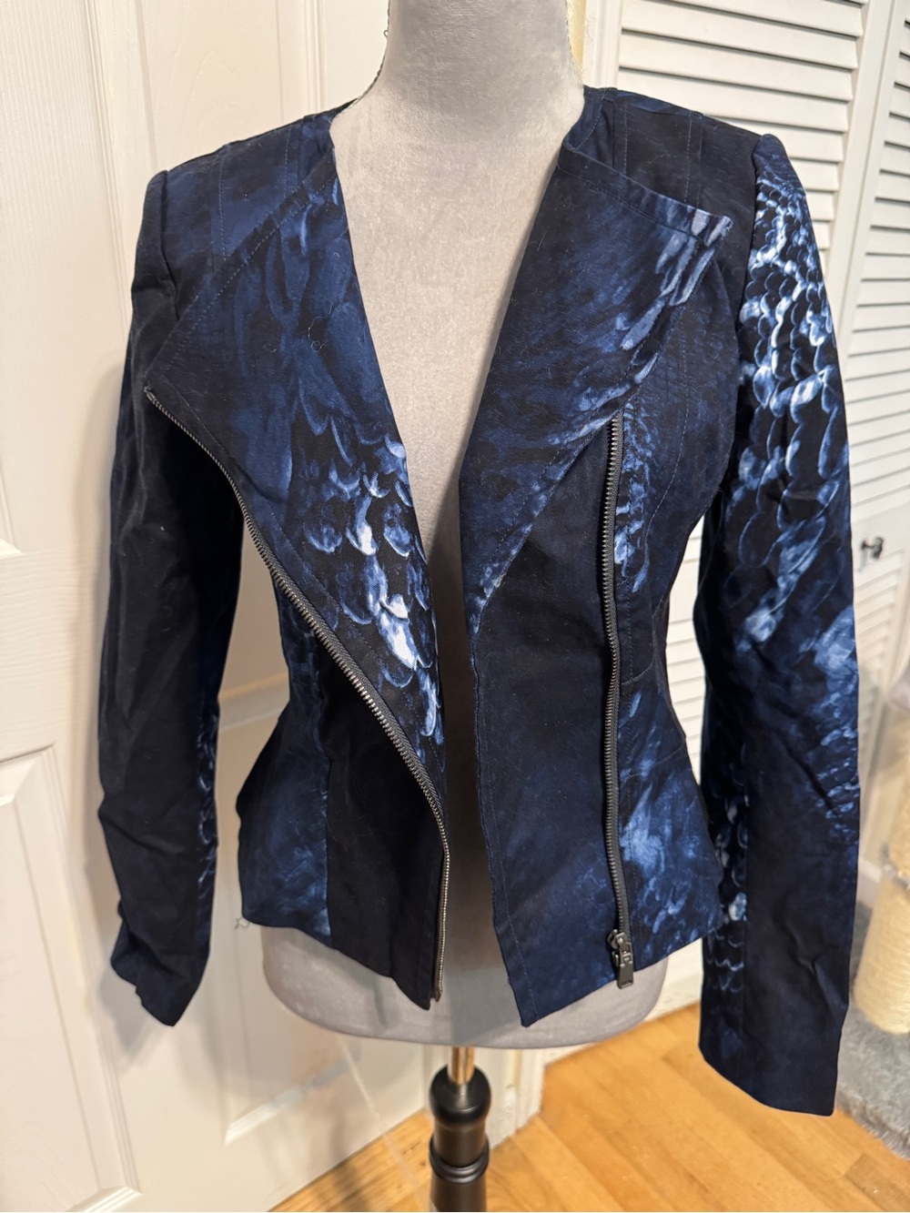 Ellie Tahari Blue Denim Moto Jacket size 8